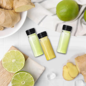 Xuyyicao small bottle with cap ideal for essential oils and DIY.