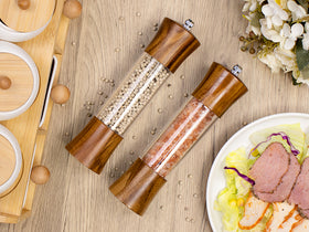 XWXO adjustable ceramic core lets you choose fine or coarse grind.