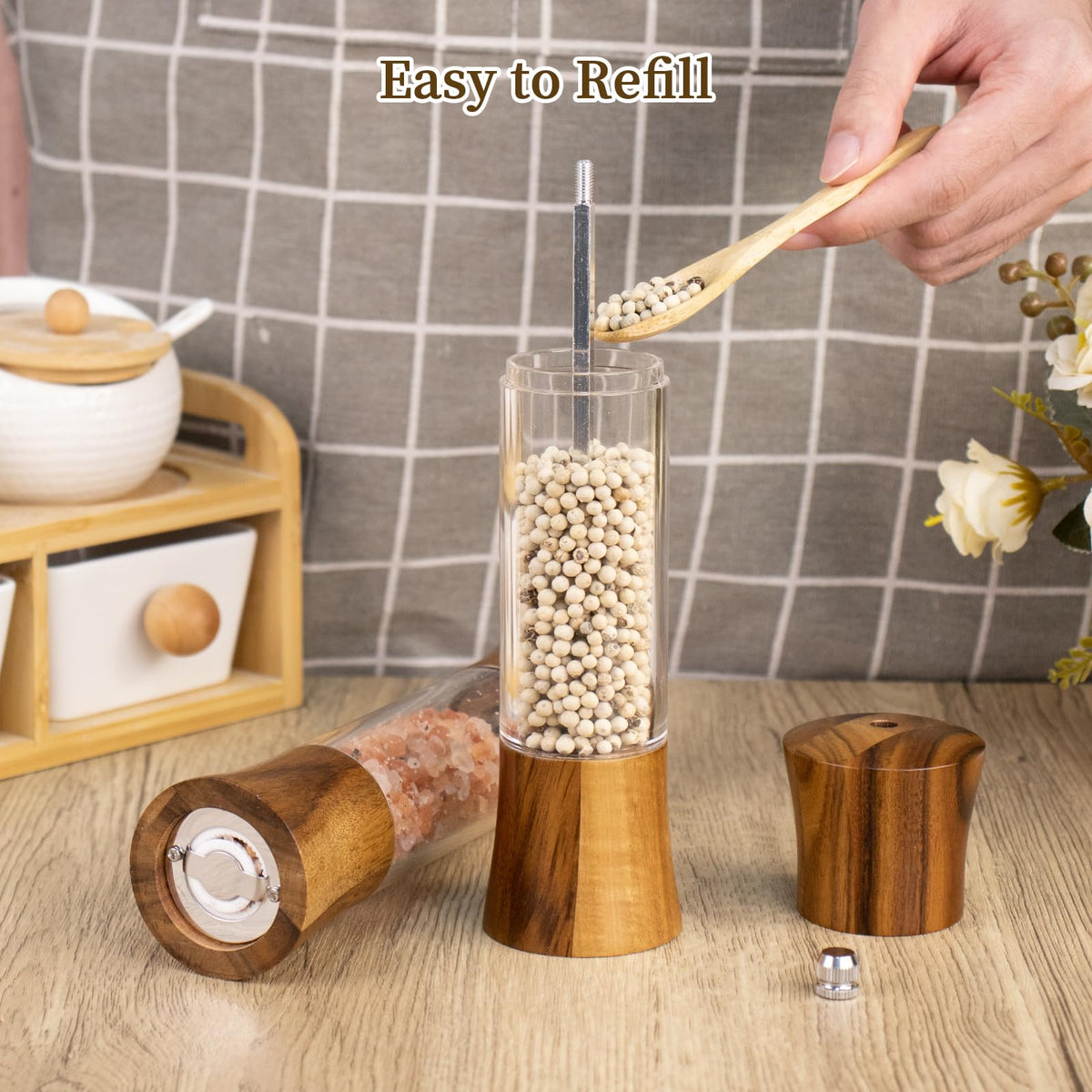 XWXO gifts-ready grinder set adds functional elegance to any kitchen.