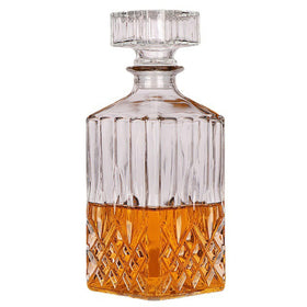 XXYXXY Diamond Decanter close-up showing clarity for premium spirits.
