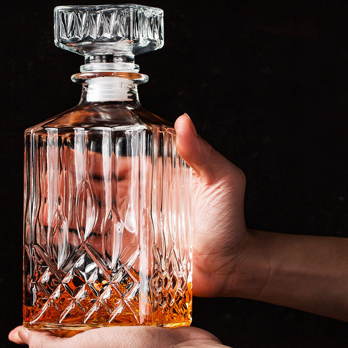 XXYXXY Gift idea: Diamond Decanter for whiskey lovers.