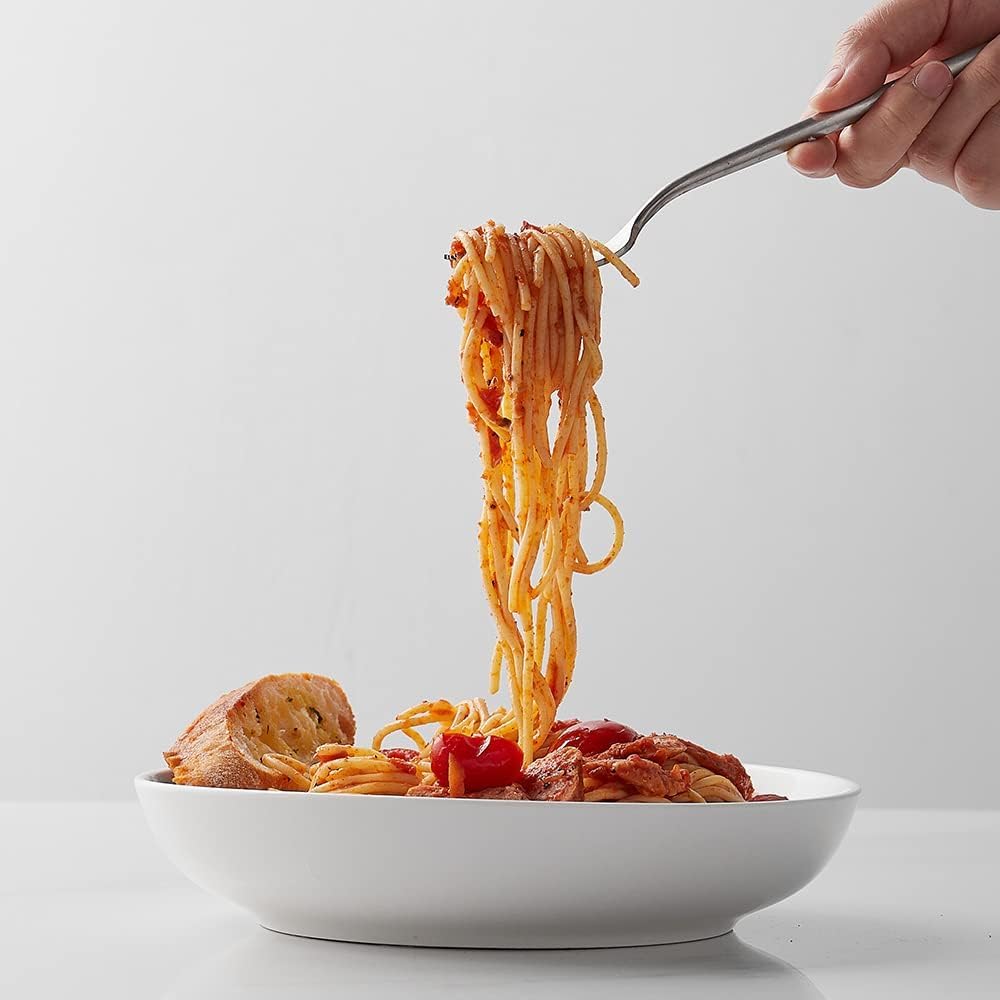 Y YHY bowls hold pasta, soup, or salad with style