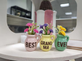 YACO STORE compact vase magnets stay securely attached to metal surfaces.