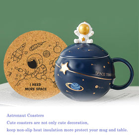 Yalucky space-embossed mug with lid keeps drinks warm and spill-free.