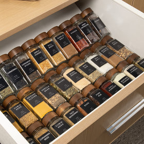 Labels and funnel simplify filling and labeling tasks.