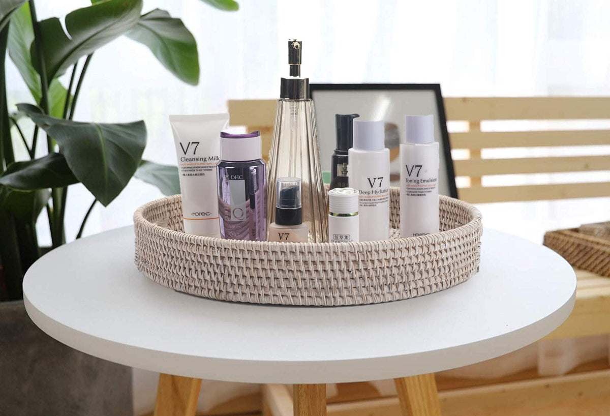 Braided fiber tray by YANGQIHOME ideal for fruits and small bites.