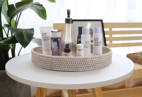 Braided fiber tray by YANGQIHOME ideal for fruits and small bites.