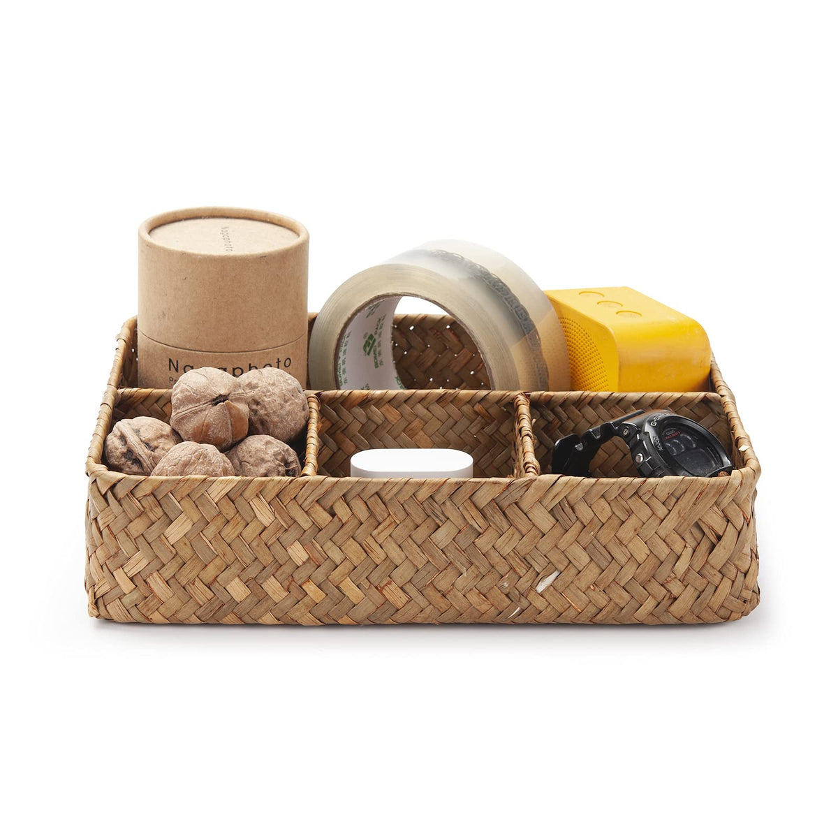 YANGQIHOME seagrass organizer for cosmetics and skincare storage.