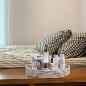 Round tray with cut-out handles from YANGQIHOME for effortless transport.