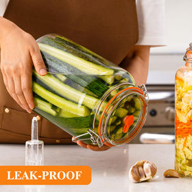 Kitchen-ready YARWELL jar set ideal for kombucha or pickles in home use.