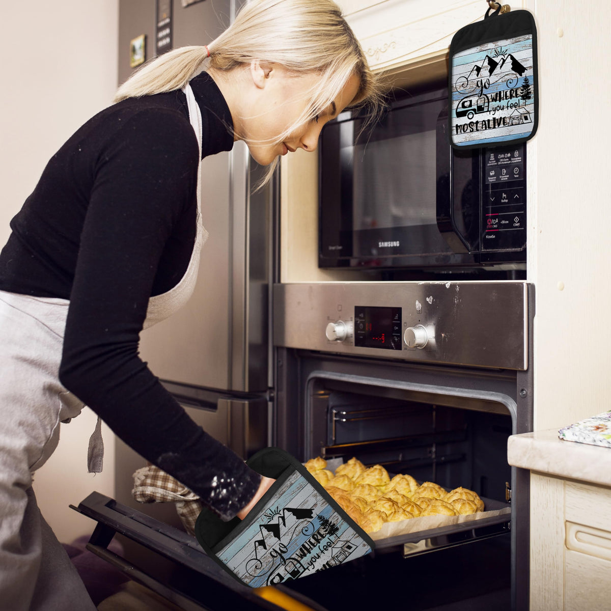 YeiHe pot holder doubles as a microwave splash guard for quick tasks.