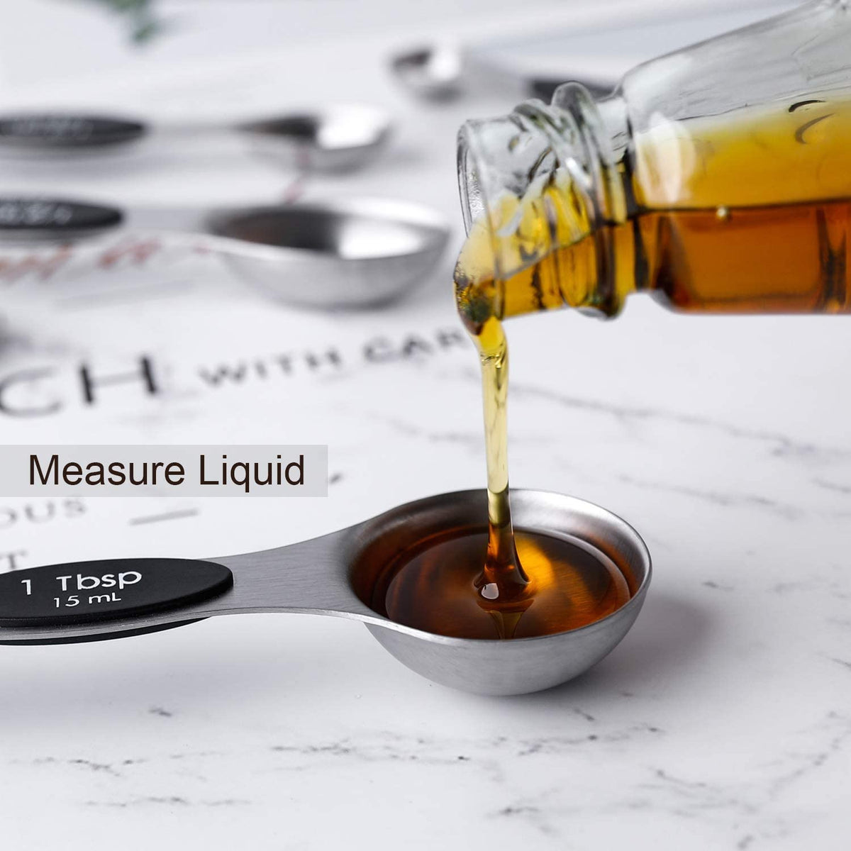 Engraved metric markings on YellRin spoons ensure clear measurement readings during cooking