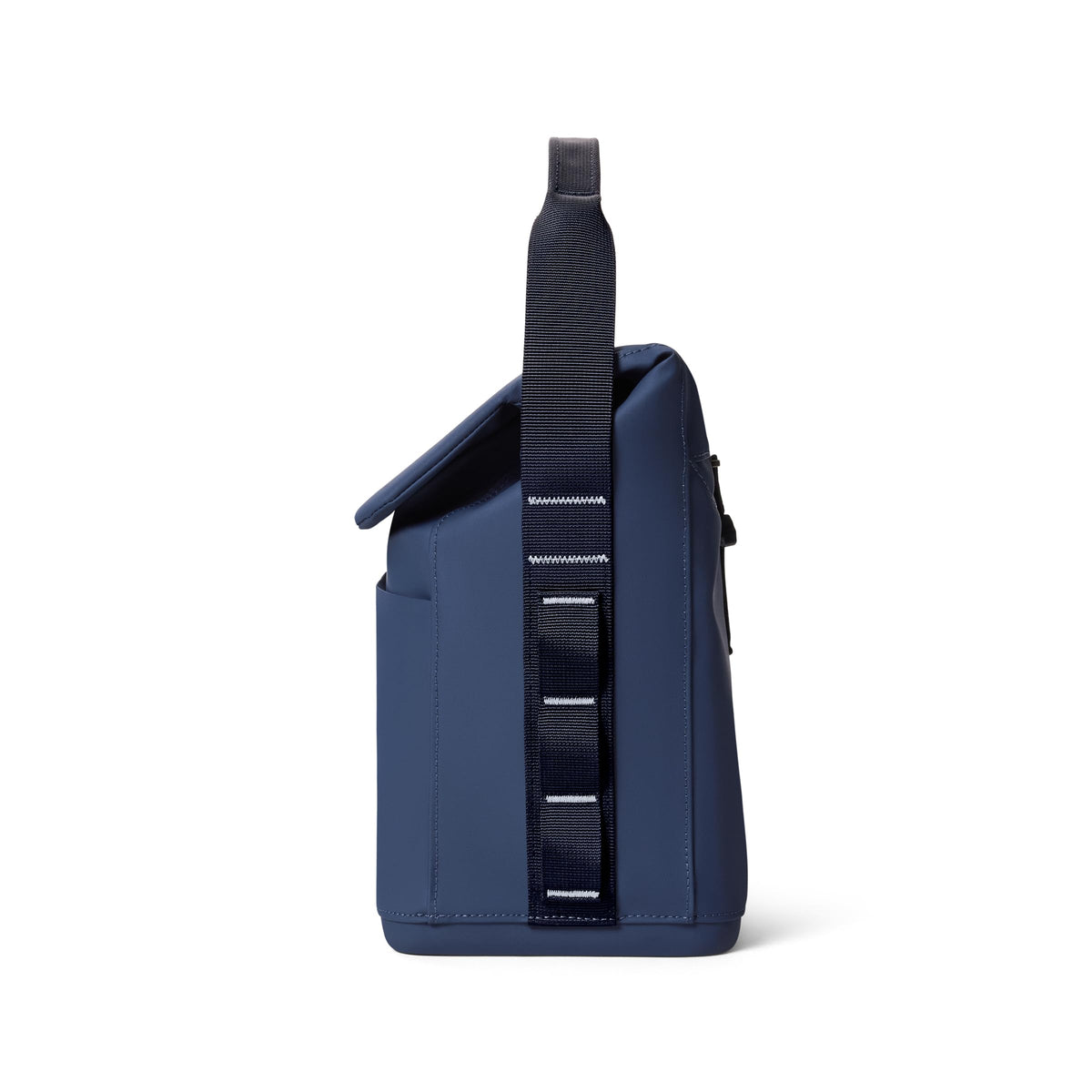 YETI Daytrip 6L side pocket view for utensils