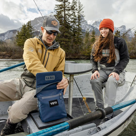 YETI Daytrip 6L Venom carry handle for easy transport