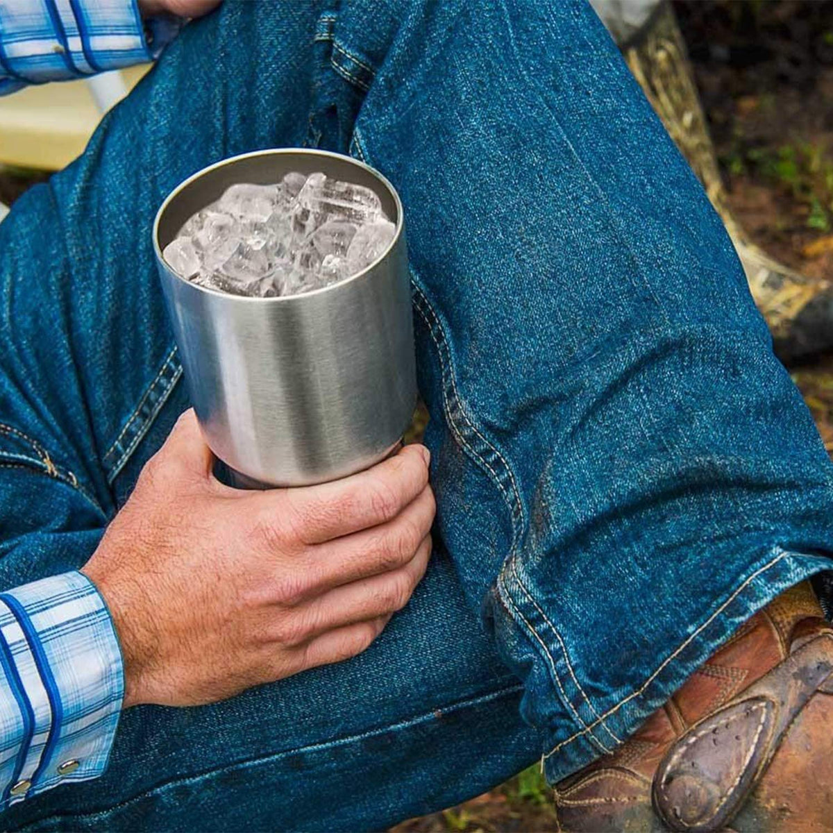 YETI Rambler 30 oz outdoor-use table scene for all-day hydration
