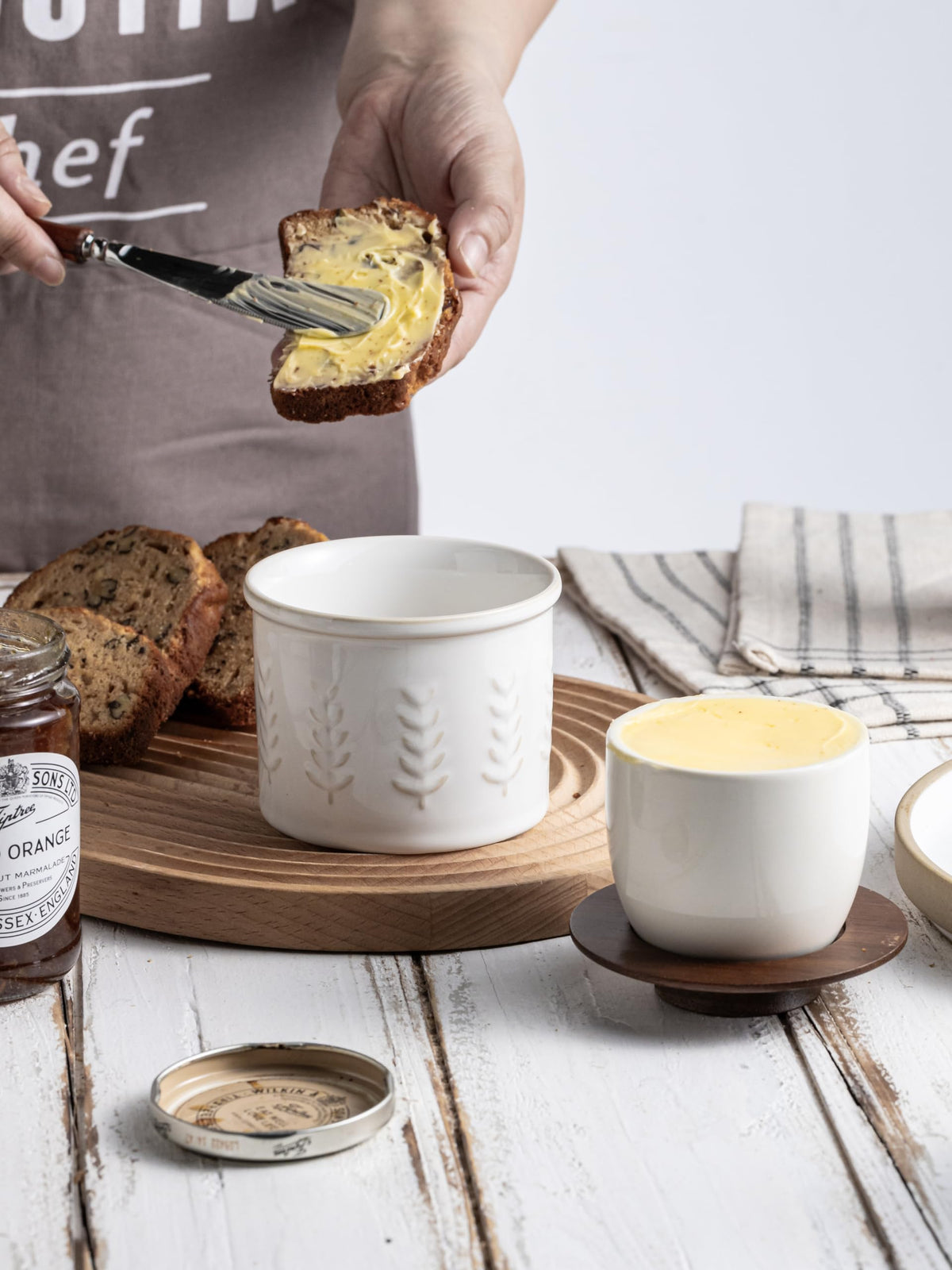 YHOJOY embossed pattern adds elegant style to kitchen décor