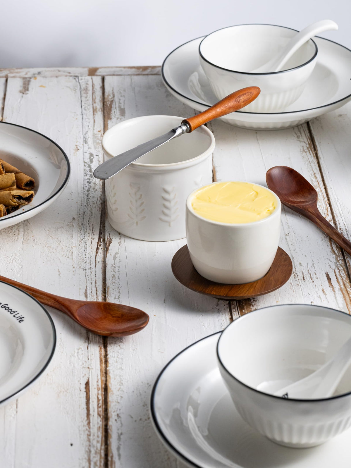 YHOJOY butter dish as a gift-ready kitchen accessory