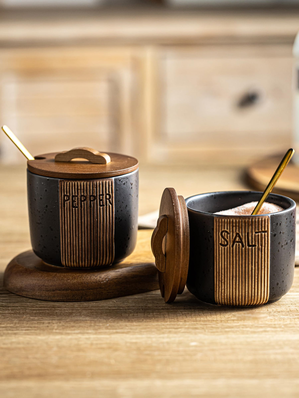 YHOJOY stylish kitchen organizer supports daily cooking routines.