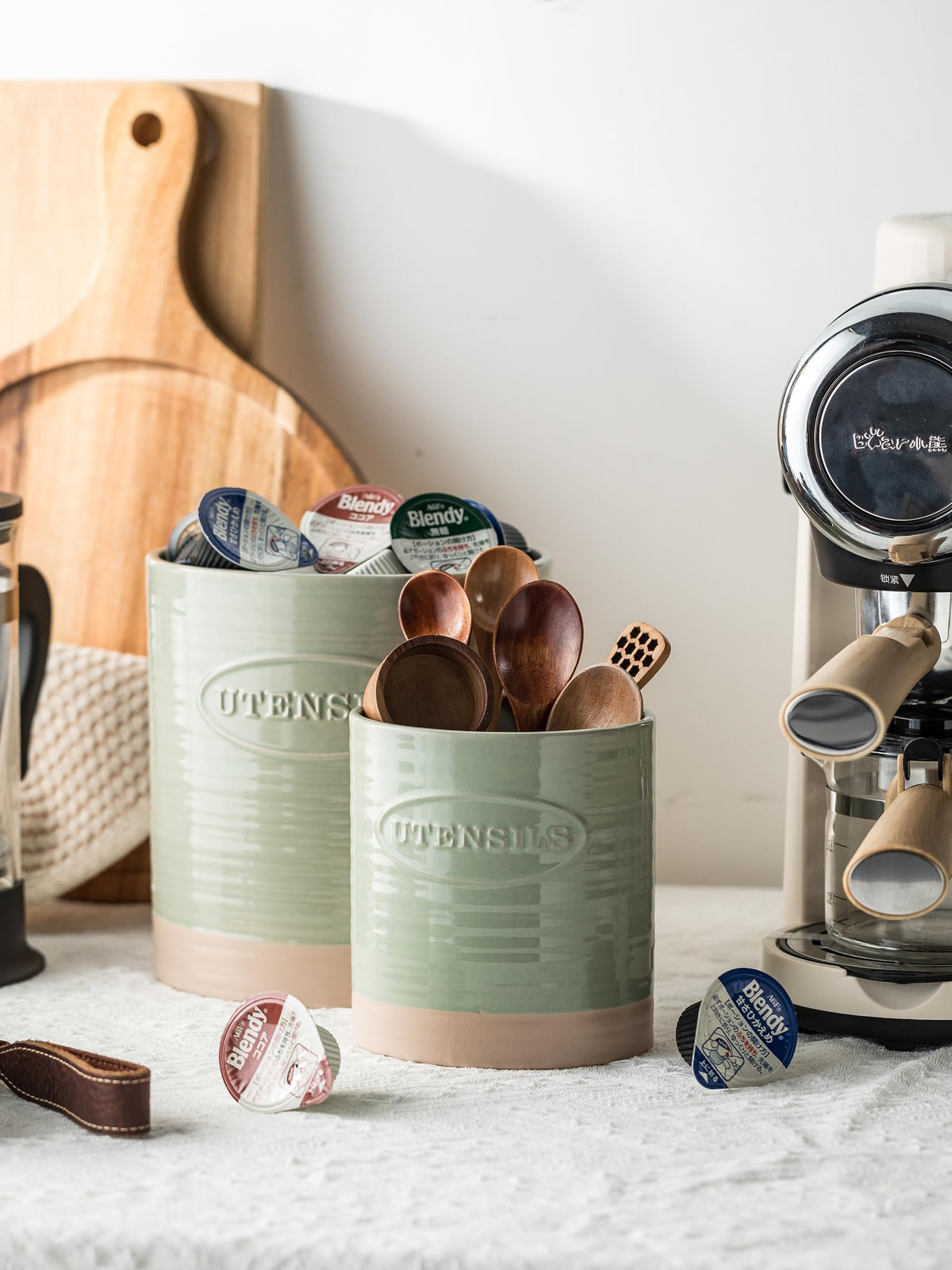 YHOSSEUN versatile countertop organizer for eggs, small gadgets, or flowers.