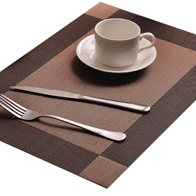 Yiaizhuo placemats can be wiped clean quickly after use for everyday dining.