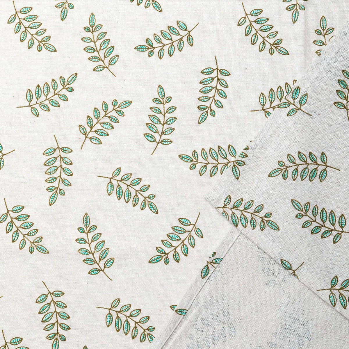 YiHomer Pastoral tablecloth with dust-proof finish keeps surfaces cleaner between uses.
