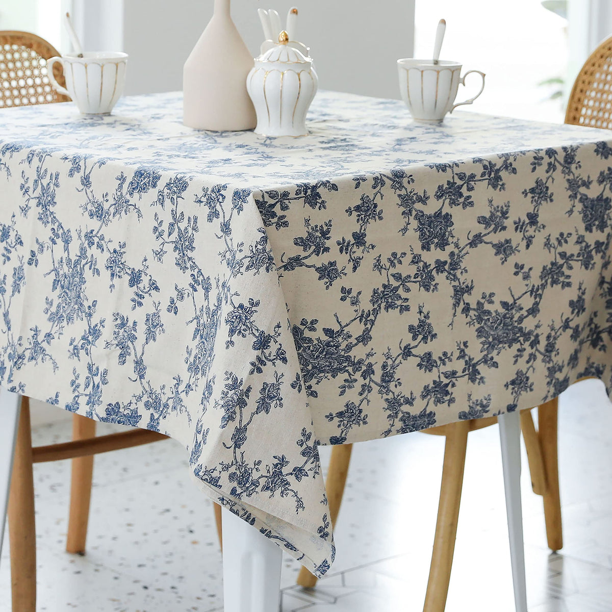 YiHomer Pastoral Square Tablecloth 52x52, washable for easy upkeep during gatherings