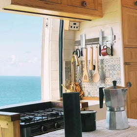 YIIYIIN slim-profile strip adds modern style to kitchens