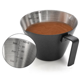 Embossed dual-scale oz and ml on YIMITEE cups for accurate pours.
