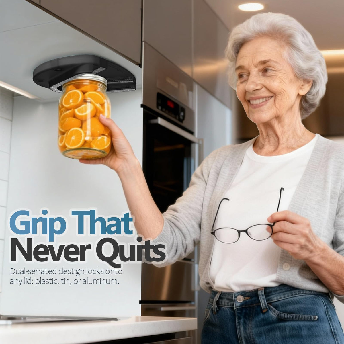 User demonstrates one-handed operation with YIORTWO jar opener