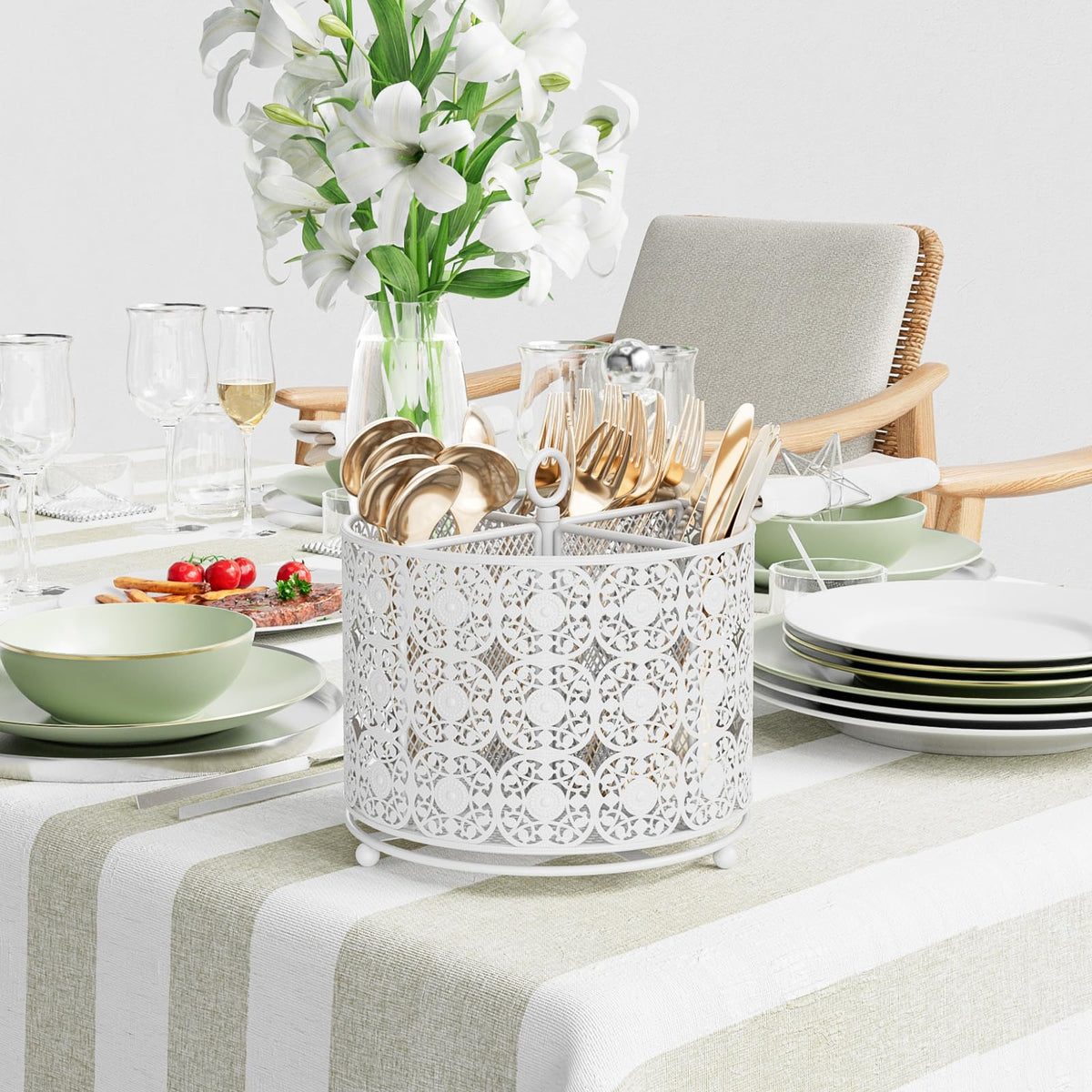 YIUKEA four-compartment organizer keeps forks, spoons, knives neatly separated
