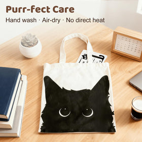 Yivona canvas tote is lightweight and easy to wash.
