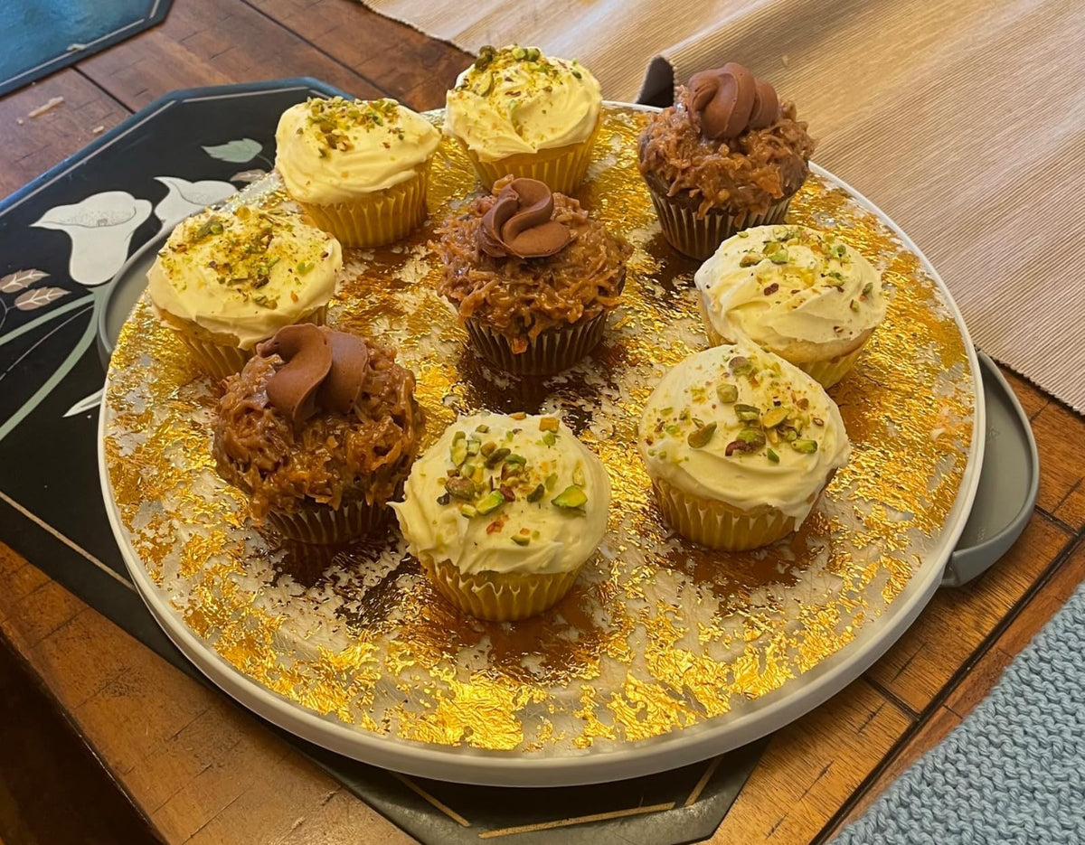 YLUSUJAKX gold charger doilies add shimmer to party tables