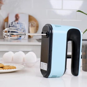 Yomelo easy eject button allows one-hand attachment swapping.