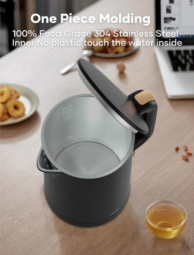 Yoochu wide-opening lid makes filling and cleaning easy.