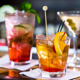 YOOHUA decorative beverage sticks add flair while stirring drinks.