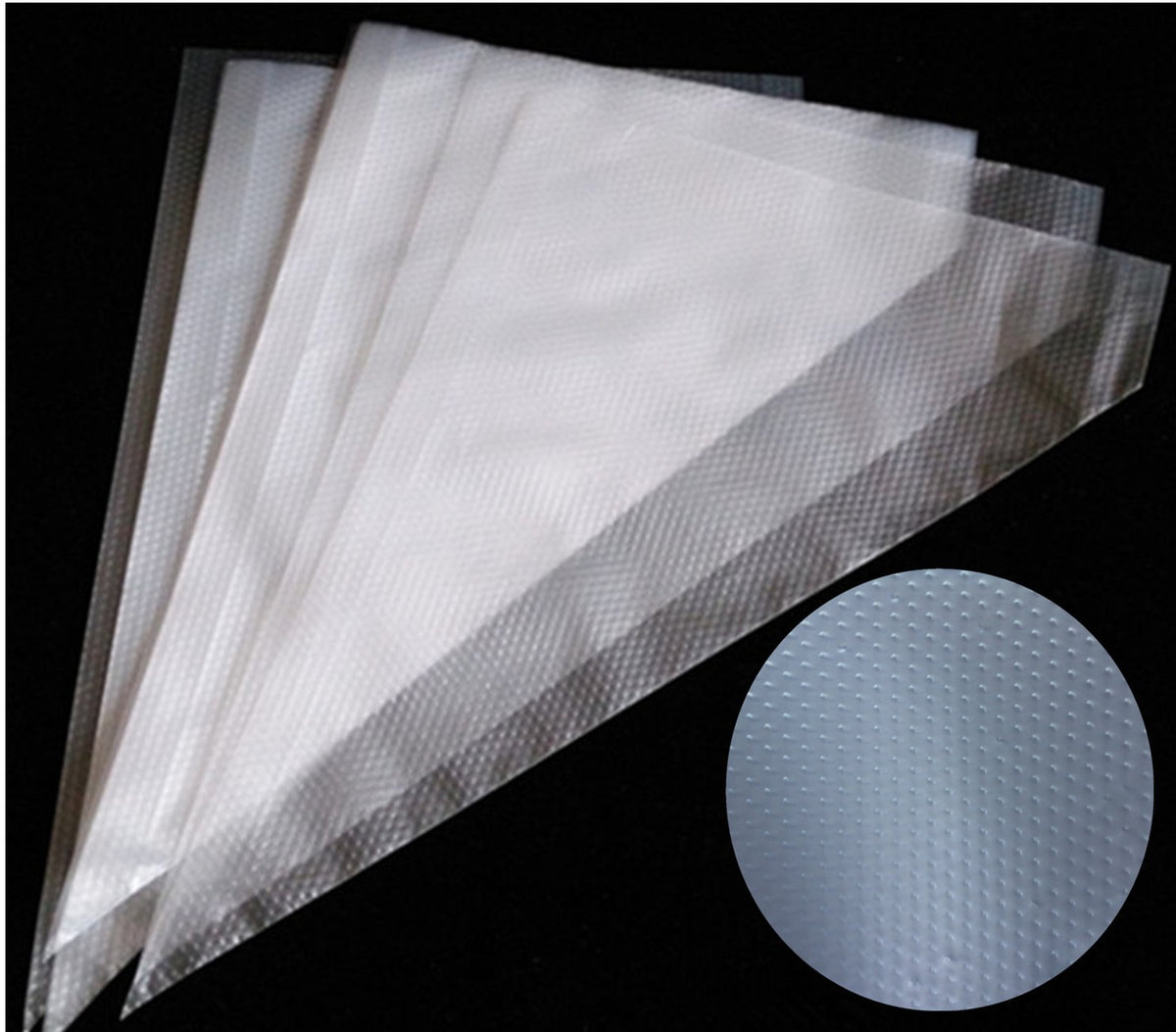 YOTIPP bag compatible with standard tips for versatile decorating.