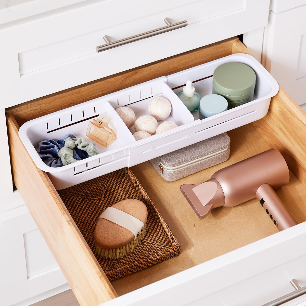 YouCopia DrawerFit slides smoothly for easy access to contents.