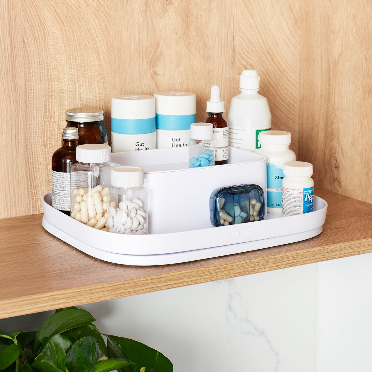 YouCopia MagicTrack speckled white BPA-free material keeps cleanup quick