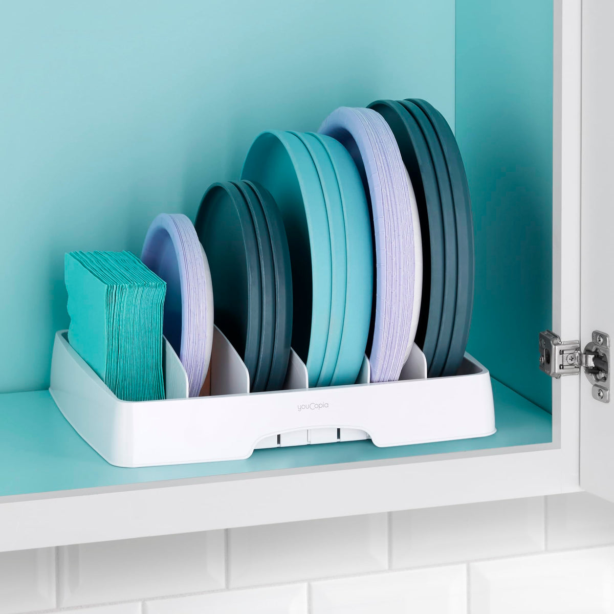 YouCopia StoraLid built in handles for easy pull and access