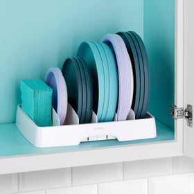 YouCopia StoraLid built in handles for easy pull and access