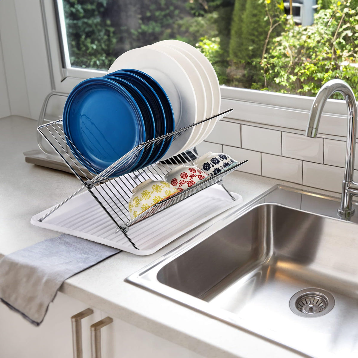 Youeon compact rack keeps countertops tidy without sacrificing capacity