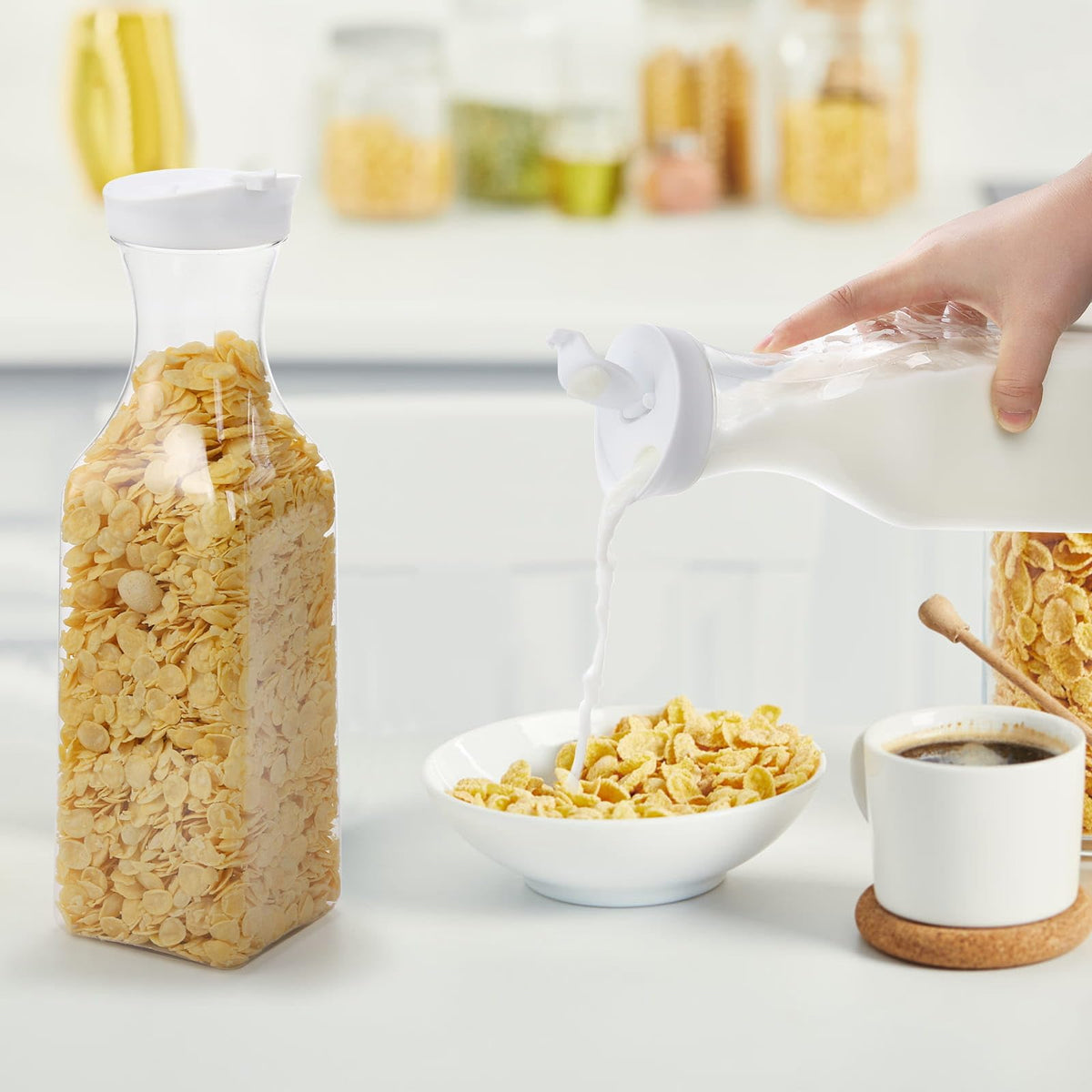 Versatile YOUEON carafes suitable for water, juice, iced tea, lemonade