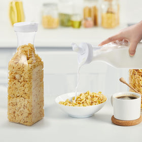 Versatile YOUEON carafes suitable for water, juice, iced tea, lemonade