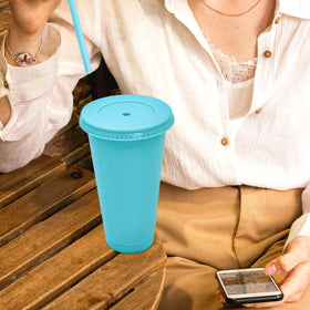 YOUKE OLA party-ready cups for birthdays, reunions, and events.