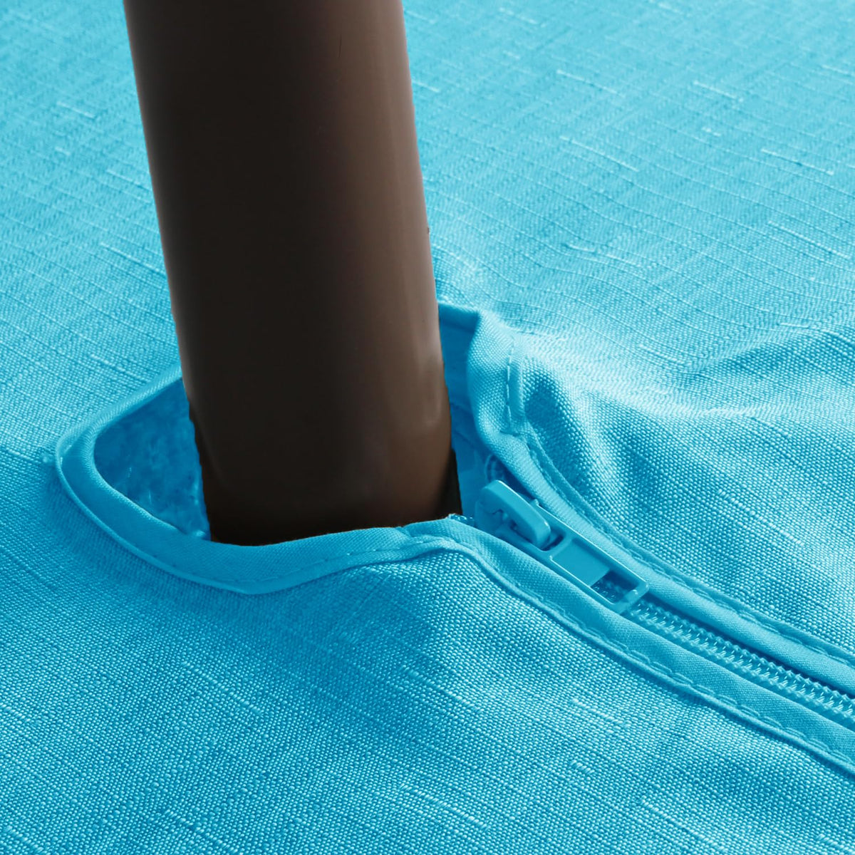 Youngseahome stain-resistant fabric keeps garden party tables clean