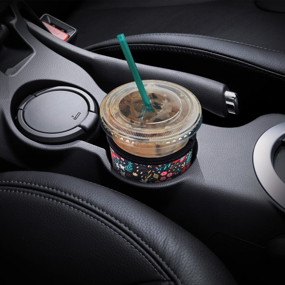 YR sleeve fits Starbucks and other brands for versatile use.