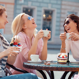 Ysglory dessert cups with included spoons simplify serving.