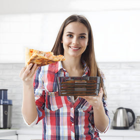 Yuiisenn pizza box dishwasher safe label helps quick cleanup.
