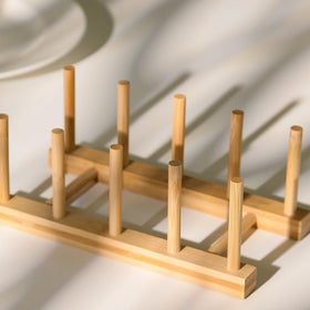 Yuixoseu rack helps organize plates and bowls after washing