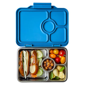 Yumbox Pret leakproof lid keeps meals contained during transport.